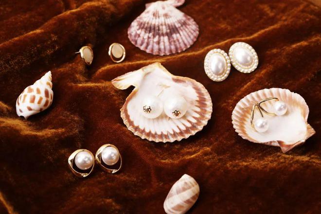 富贵耳环惊艳住了谁戴都好看!开元棋牌app被这10对中古(图5) 富贵耳环惊艳住了谁戴都好看!开元棋牌app被这10对中古(图5)