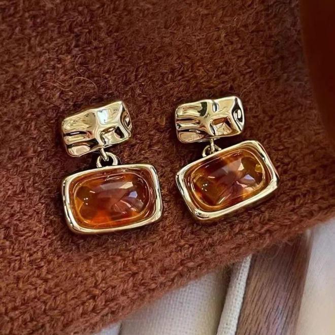 富贵耳环惊艳住了谁戴都好看!开元棋牌app被这10对中古(图16) 富贵耳环惊艳住了谁戴都好看!开元棋牌app被这10对中古(图16)