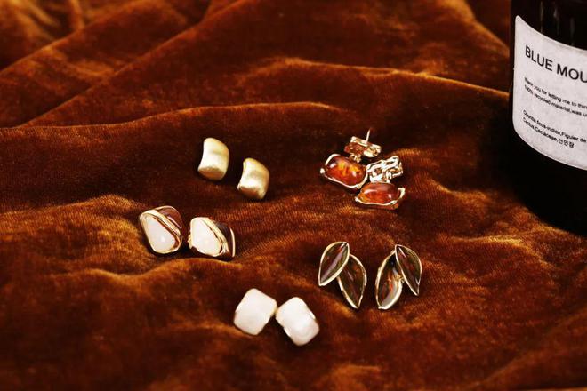 富贵耳环惊艳住了谁戴都好看!开元棋牌app被这10对中古(图21) 富贵耳环惊艳住了谁戴都好看!开元棋牌app被这10对中古(图21)